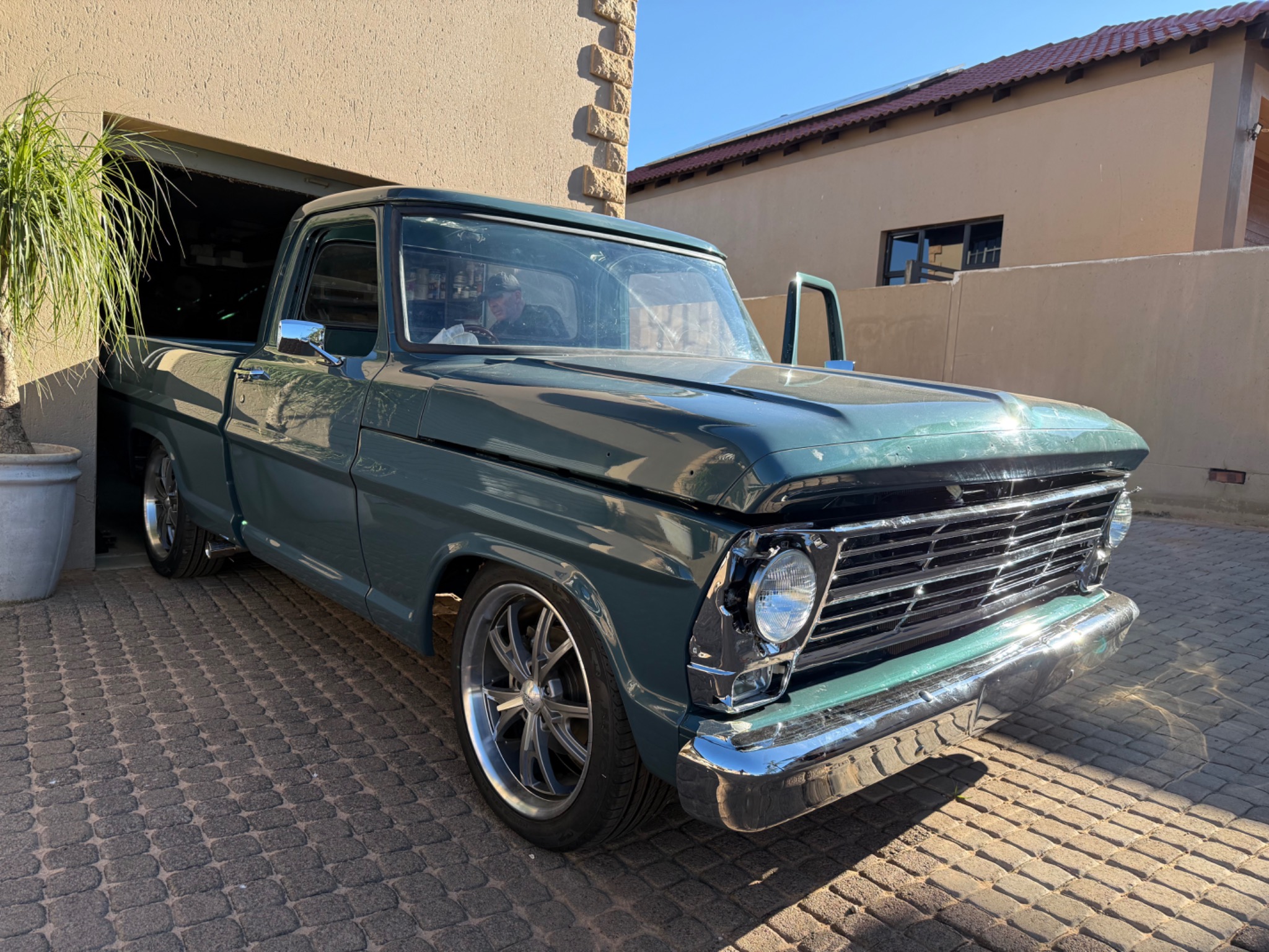 1969 Ford F100 Bumpside restomod