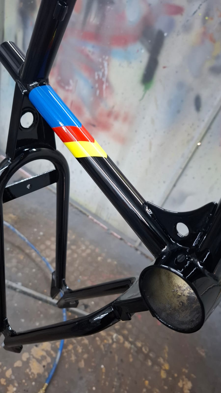 Restored black frame and coloured graphics