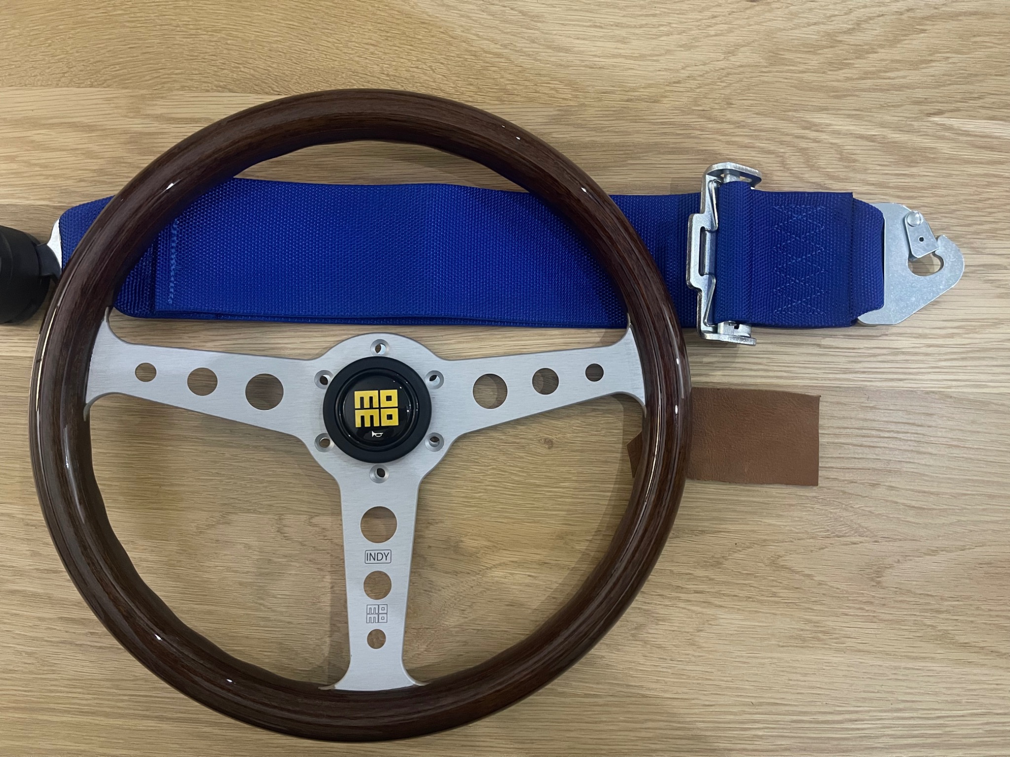 MOMO Heritage Indy steering wheel